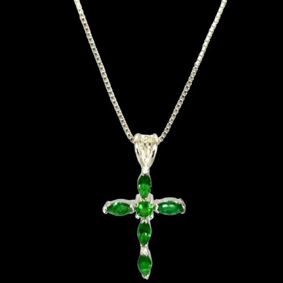 NX# Emerald & Sterling 925 Silver Cross Necklace - Picture 4 of 9